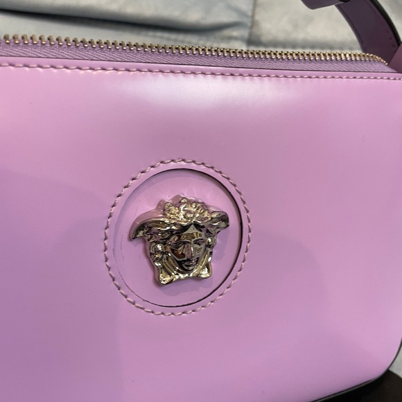 Versace brand new La Medusa shoulder bag adjustable - Picture 5 of 8
